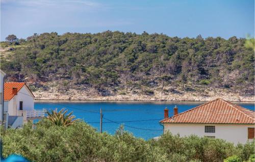 Three-bedroom Holiday Home In Barbat