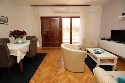 Apartments Kucar