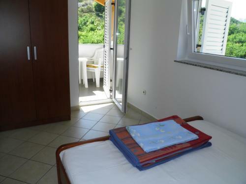 Apartment Mrle L.
