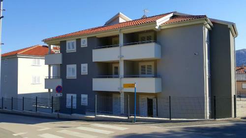 Apartments Crnekovic 8a