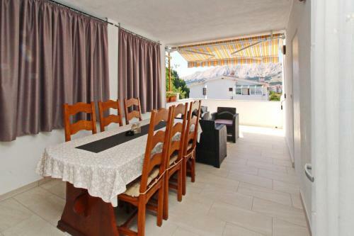 Apartments Karamarko