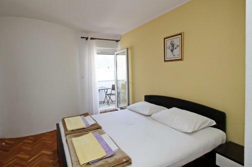 Apartments Karamarko