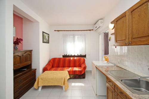 Apartments Karamarko