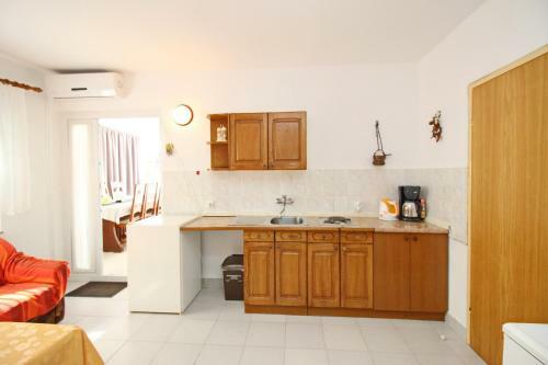 Apartments Karamarko