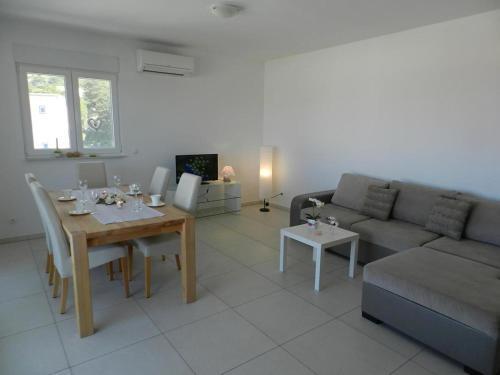 Apartments With A Parking Space Baska Voda (makarska) - 15214