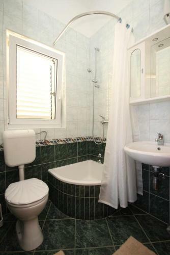 Hostal Double Room Baska Voda 6704g
