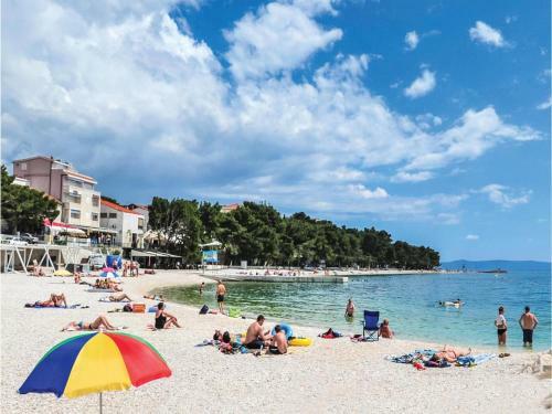 Three-bedroom Apartment In Baska Voda