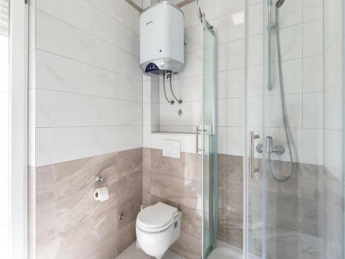 Three-bedroom Apartment In Baska Voda