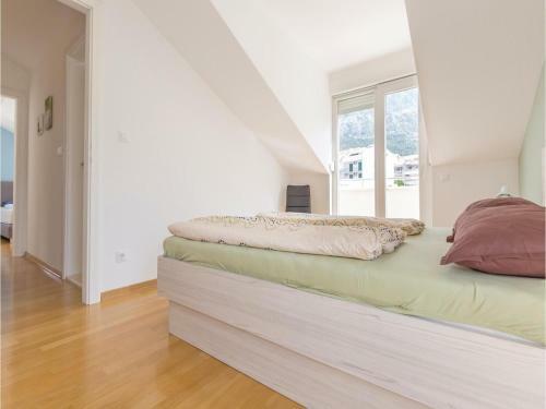 Three-bedroom Apartment In Baska Voda