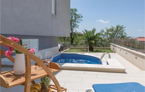 Three-bedroom Apartment In Baska Voda