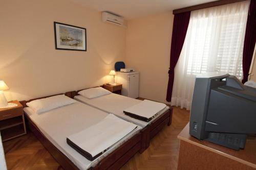 Apartments With A Parking Space Baska Voda (makarska) - 3059