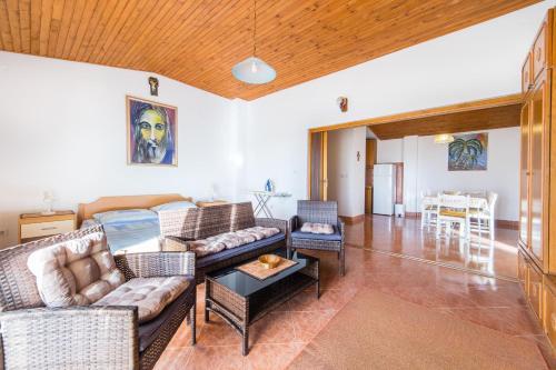 Apartments Ba?ka Voda