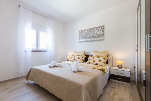 Hostal Topalli Apartments