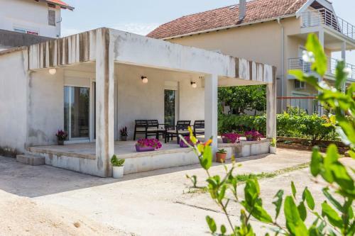 Hostal Topalli Apartments