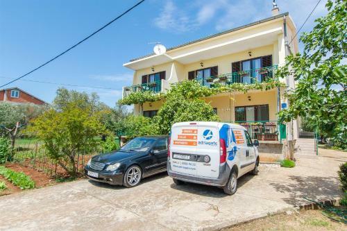 Hostal Apartments And Room Kasijan