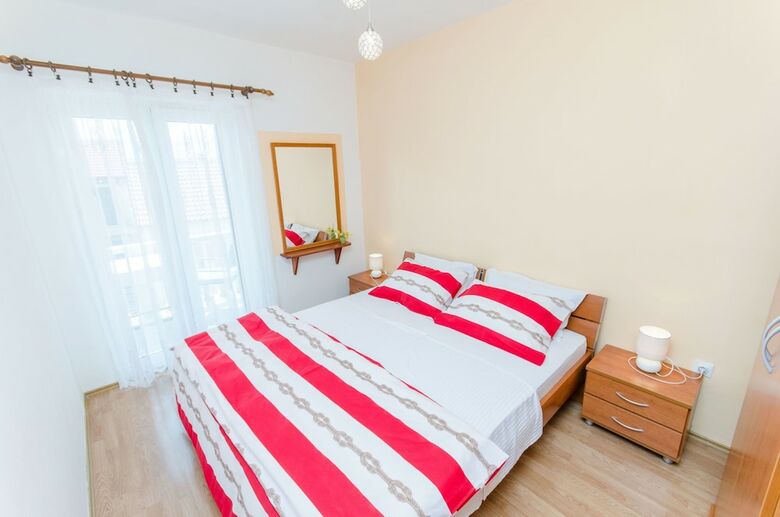 Hostal Apartments Napoli