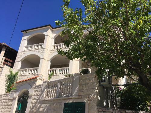Apartamentos Villa Mira