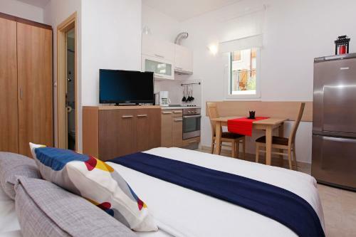 Pinia Apartments Bol