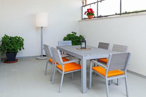 Bol Apartments Anna