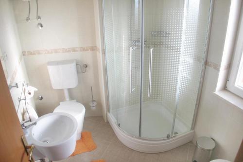Apartments By The Sea Bol (brac) - 2905