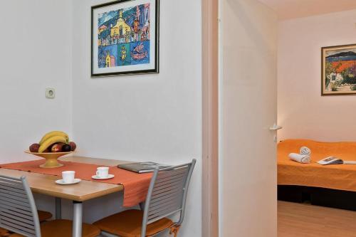 Apartments And Rooms With Parking Space Bol (brac) - 15418