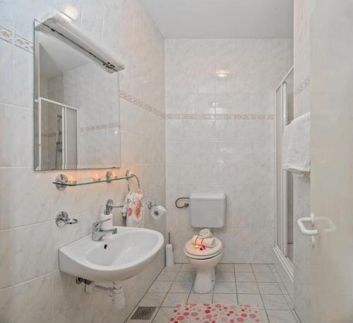 Apartments And Rooms With Parking Space Bol (brac) - 15418
