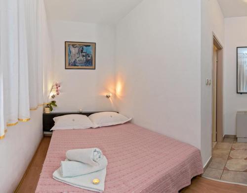 Apartments And Rooms With Parking Space Bol (brac) - 15418