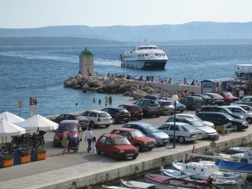 Apartments And Rooms With Parking Space Bol (brac) - 15418