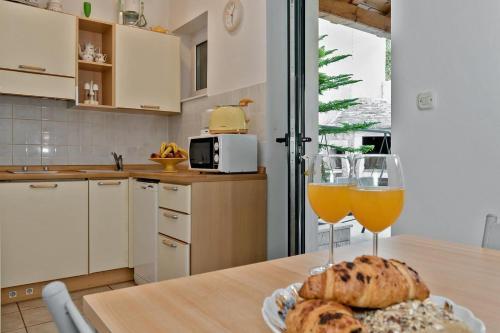 Apartments And Rooms With Parking Space Bol (brac) - 15418