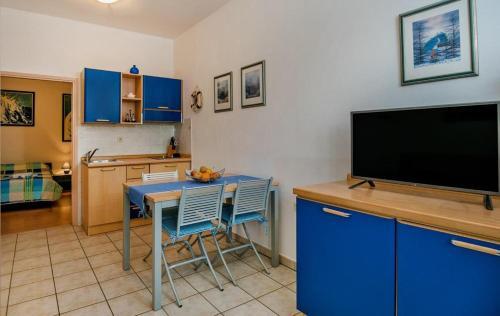 Apartments And Rooms With Parking Space Bol (brac) - 15418