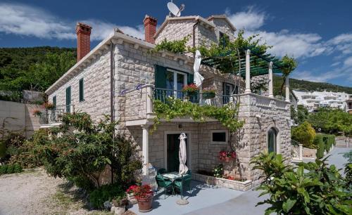 Apartments And Rooms With Parking Space Bol (brac) - 15418