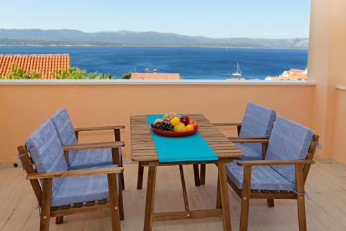 Iris Apartments Bol - Adults Only