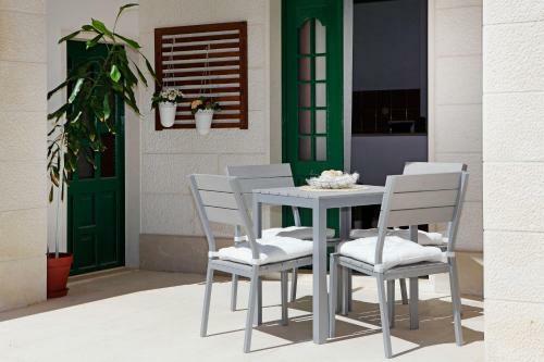 Apartments Villa Adria Bol
