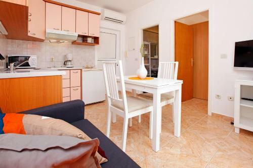 Apartments Villa Adria Bol
