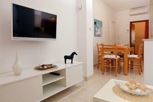 Apartments Villa Adria Bol