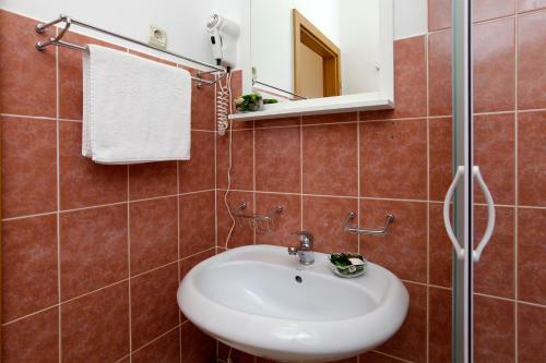 Apartments Villa Adria Bol