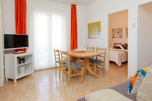 Apartments Villa Adria Bol