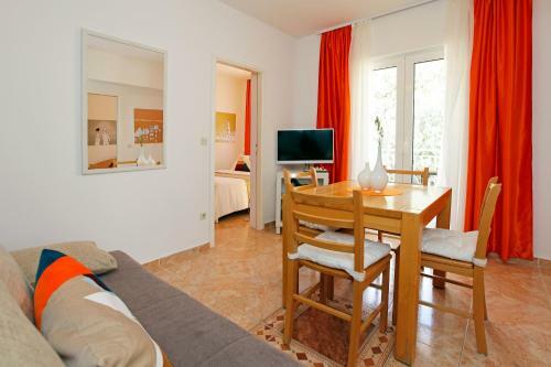 Apartments Villa Adria Bol