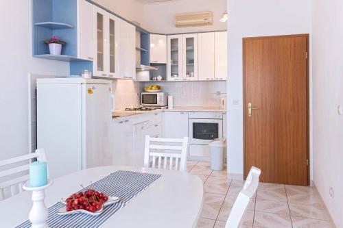 Apartment Brela 13620b