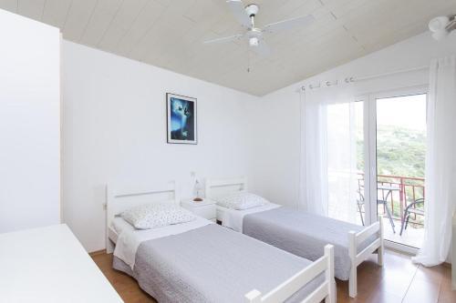 Apartment Brela 13620b