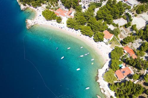 Apartments By The Sea Brela (makarska) - 6688