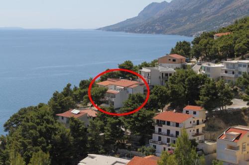 Apartments By The Sea Brela (makarska) - 6688