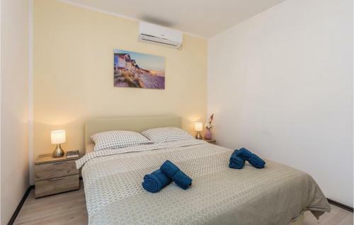 Two-bedroom Holiday Home In Brzac