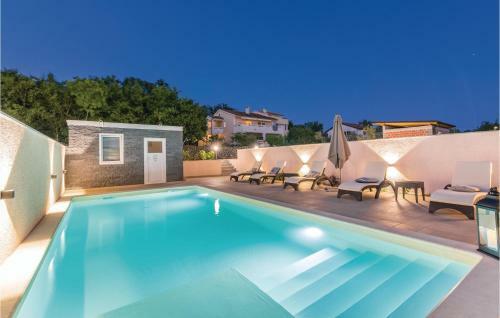 Two-bedroom Holiday Home In Brzac