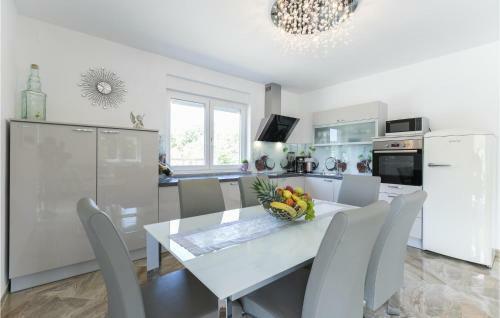 Two-bedroom Apartment In Buje