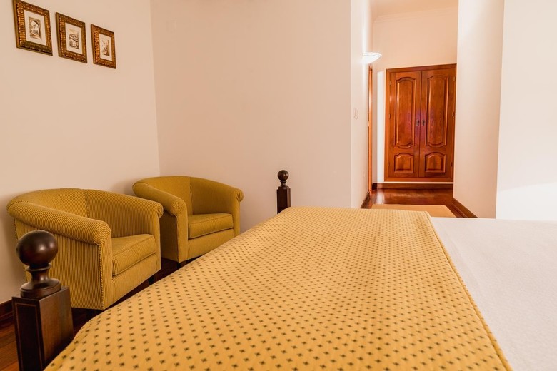 Hotel Casa Amarela Th & National Monument