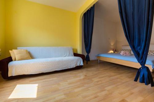 Apartments With A Parking Space Crikvenica - 13572