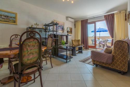 Apartment In Crikvenica 5553
