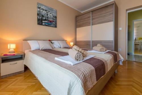 Apartments In Crikvenica 14220