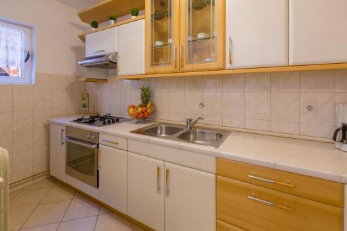 Apartments In Crikvenica 14220